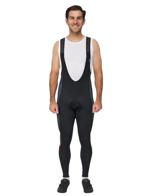 Das Model ist 178 cm groß und trägt Größe 4